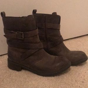 Clarks Boots (short)